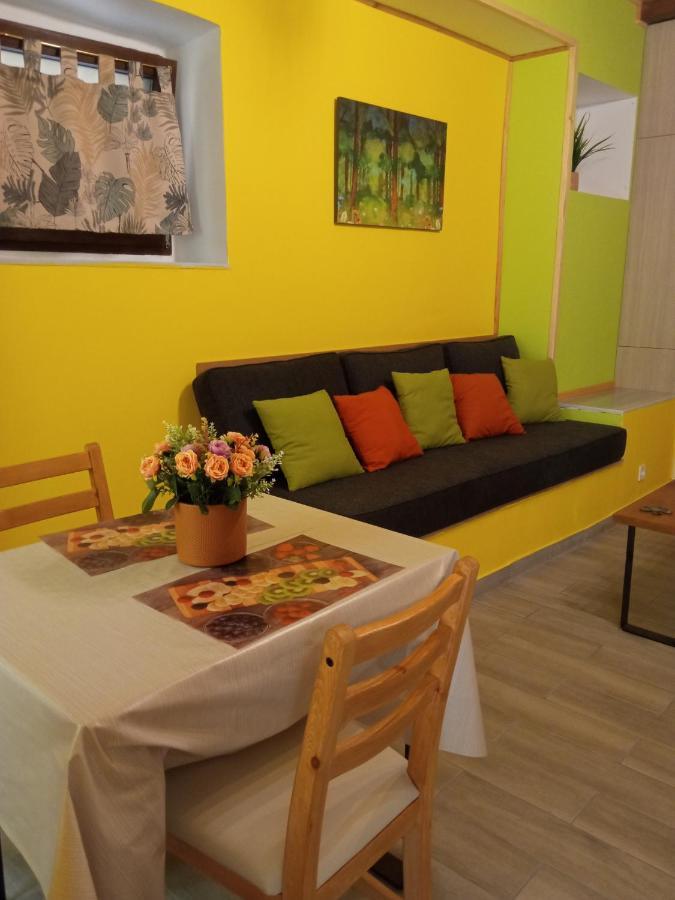 Gs Apartment Gythio Buitenkant foto